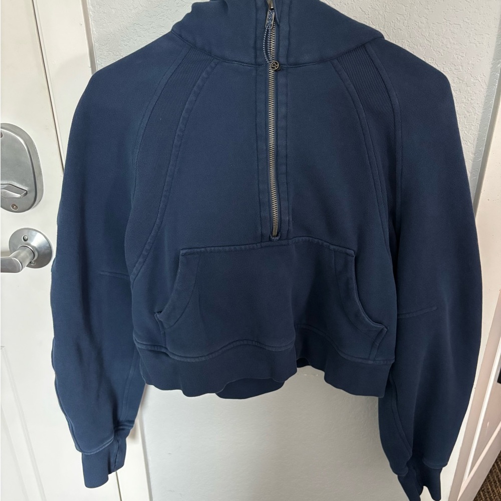 Lululemon Women Navy Blue Cropped Hoodie with Front Pocket
